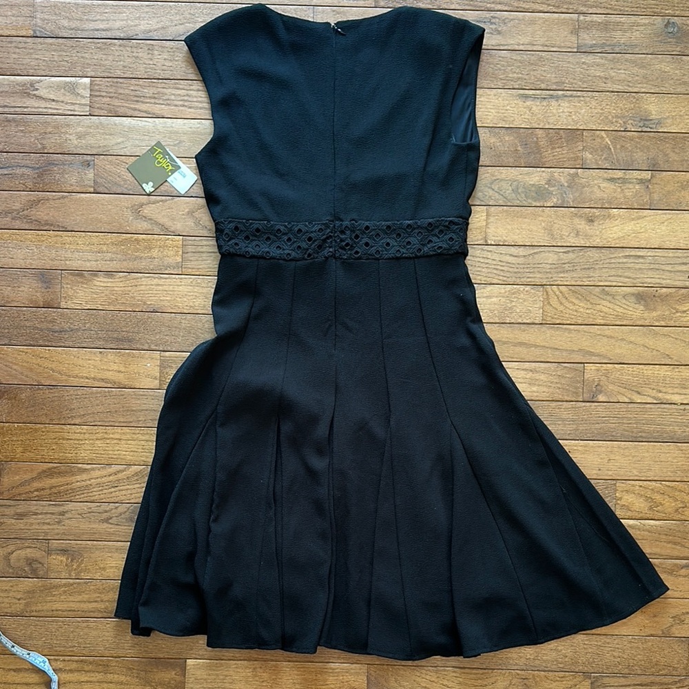 Elegant Black Dress - Picture 7 of 7